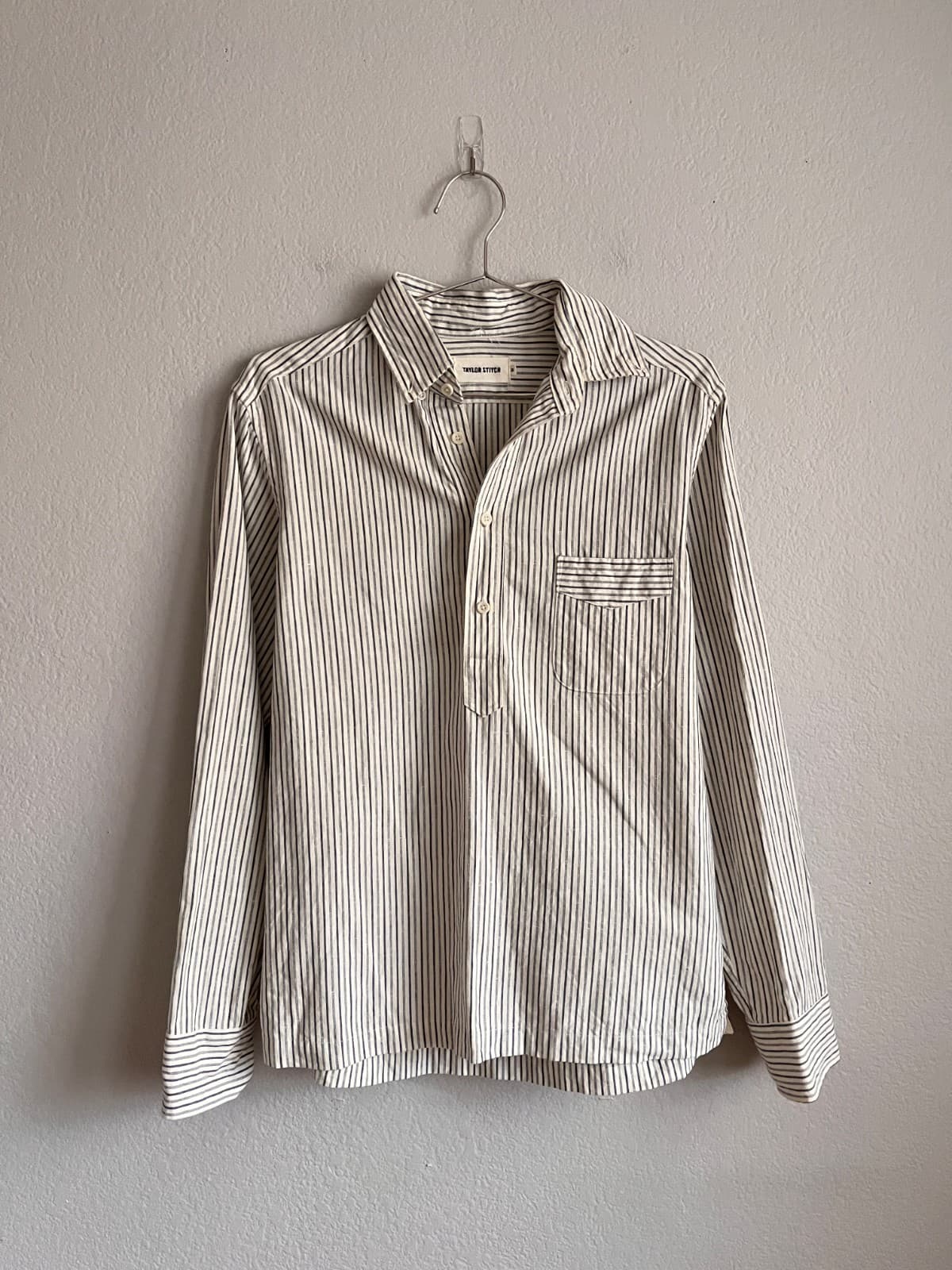 Taylor Stitch Men's The Popover Shirt in White/Navy Stripe Size 38/SMALL