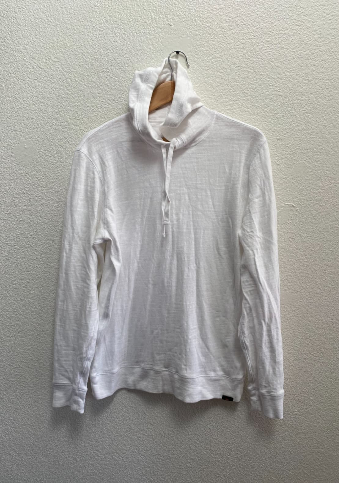 Faherty Sunwashed Organic Hoodie Sweatshirt White Color Size Medium MKC0096